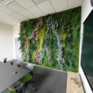 joli mur végétal au bureau