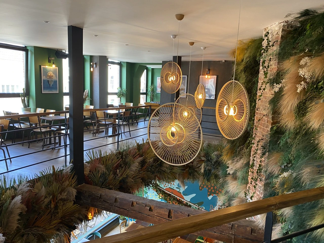 magnifique mur végétal pour restaurant à la canopée à lille